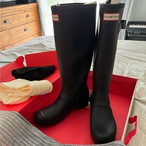 Hunter boots. Size 6 men/ 7 women/ 38 EU